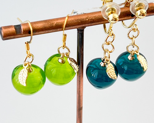 【543】りんごのピアス／イヤリング／翡翠 りんごのピアス・イヤリング/green apple/青リンゴ/黄緑/青緑 ピアス
