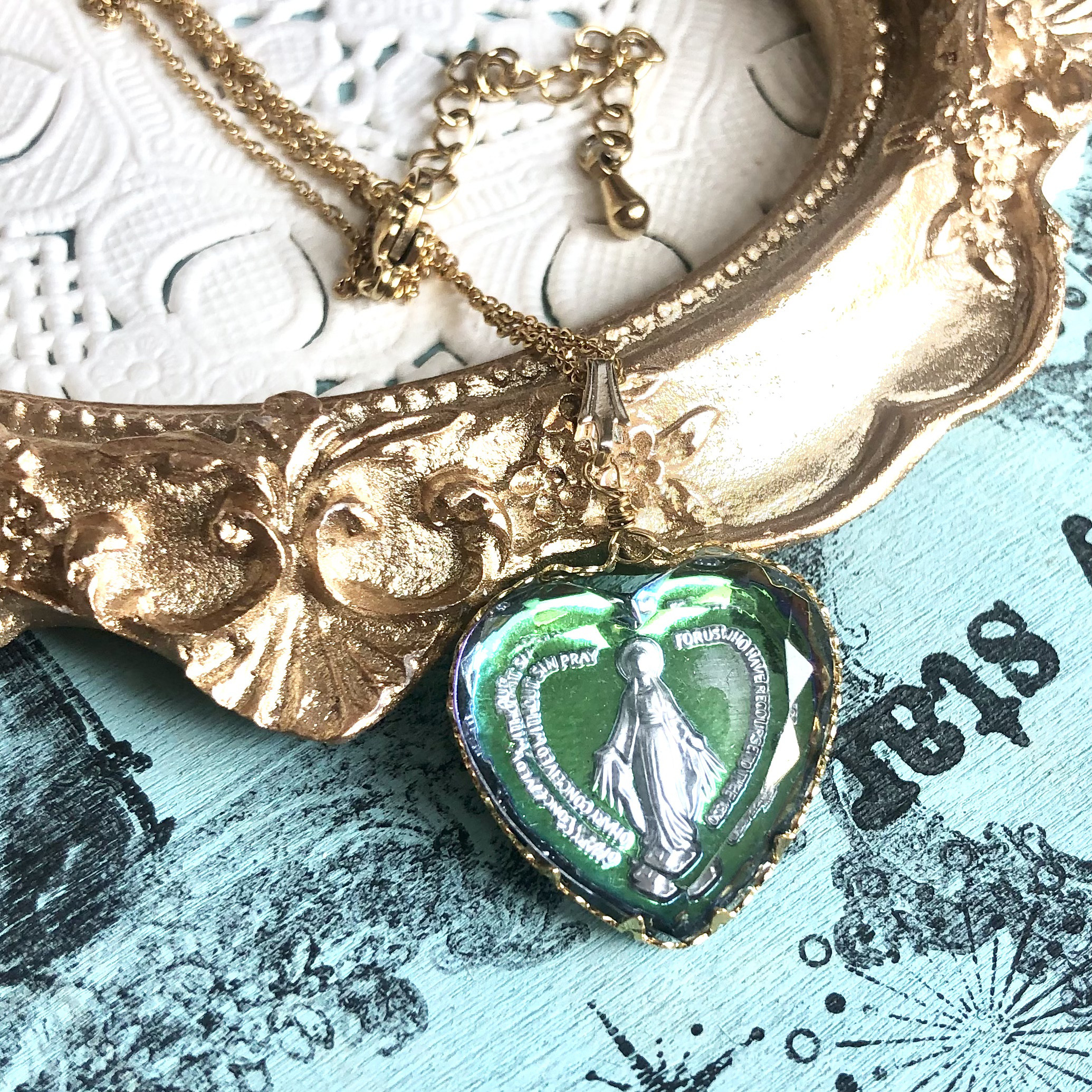 ヴィンテージ マリア マリア様 ハート インタリオ ストーン ネックレス ペンダント グリーン ブルー コラソン