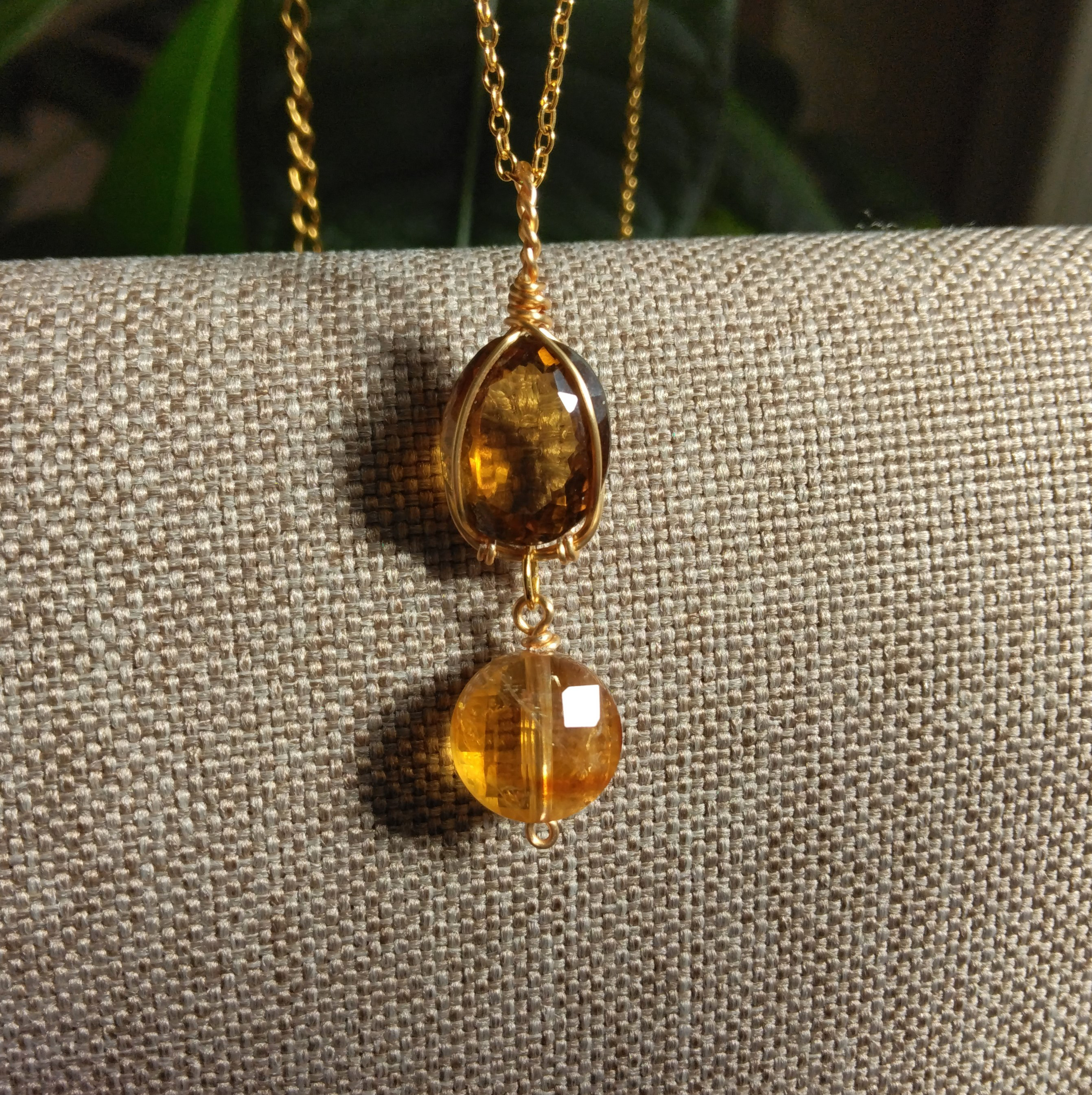 ハニークォーツ（緑水晶）　天然石　ワイヤーペンダント　No.P106