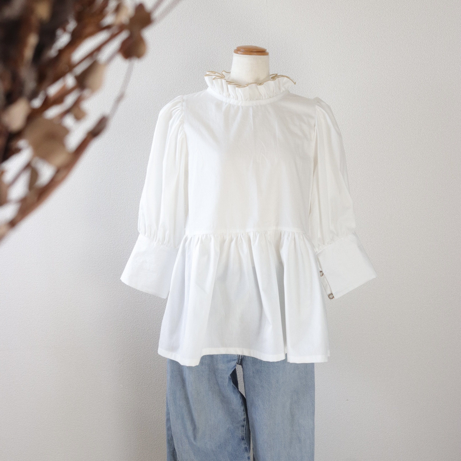 【2026年3月まで】Ladies 白のフリルブラウス/フォーマルセレモニー/通勤にも/お出かけ/入学式に 10,318円