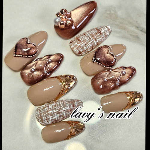 ブラウンマグネットぷっくりハートツイードガラスフレンチジェルネイル