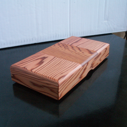 ○Newデザイン 屋久杉 無垢 寄木風大きな筆箱 ペンケース 宝くじ箱