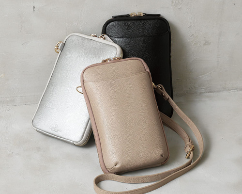 美品　Berluti ポシェット スマホポーチ　グラッセ ブルーアルジャン 美品 Berluti ポシェット スマホポーチ グラッセ ブルーアルジャン