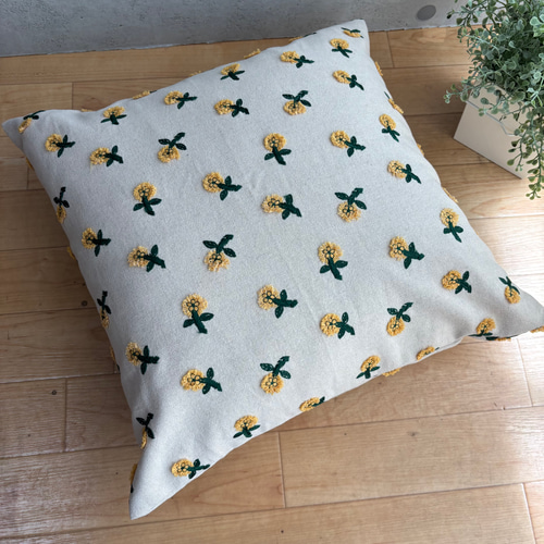 クッションカバー(45㎝×45㎝) たんぽぽ刺繍生地 クッション