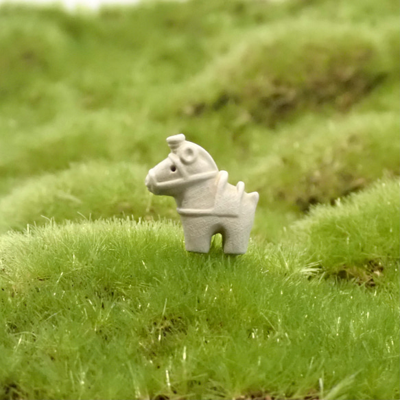 苔テラリウム用フィギュア『ハニワ馬』テラコッタ色or白色 8枚目の画像