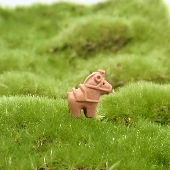 苔テラリウム用フィギュア『ハニワ馬』テラコッタ色or白色 5枚目の画像