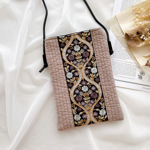 ぱんださん☆ インド刺繍と合皮 ポシェット ハンドメイド ショルダーバッグ