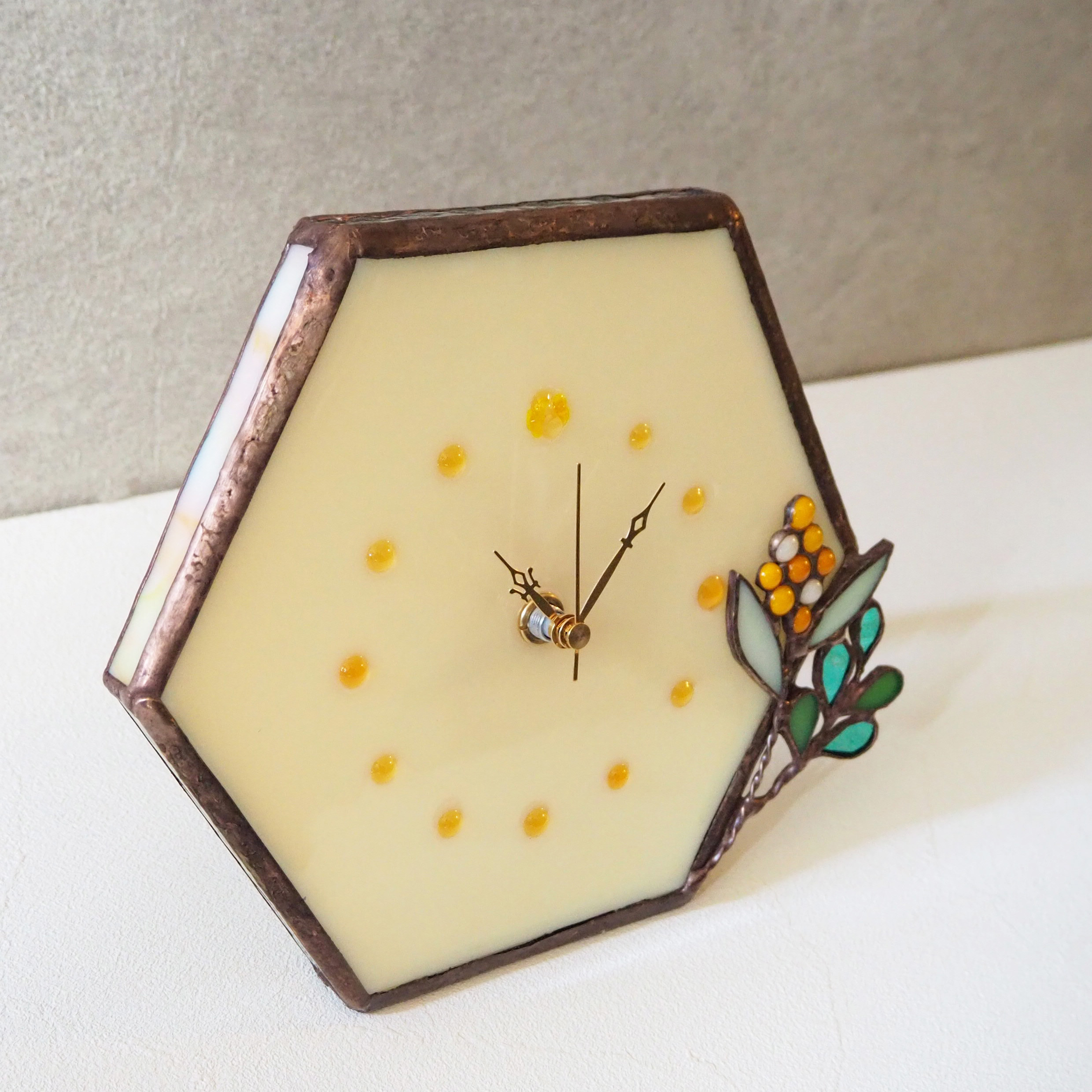 ステンドグラスのミモザ置き時計 8,580円