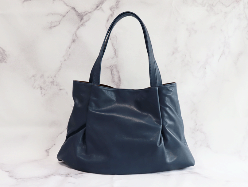 軽量 本革 収納革鞄 Mサイズ(ネイビー／ソフトオイルレザー) 38,610円