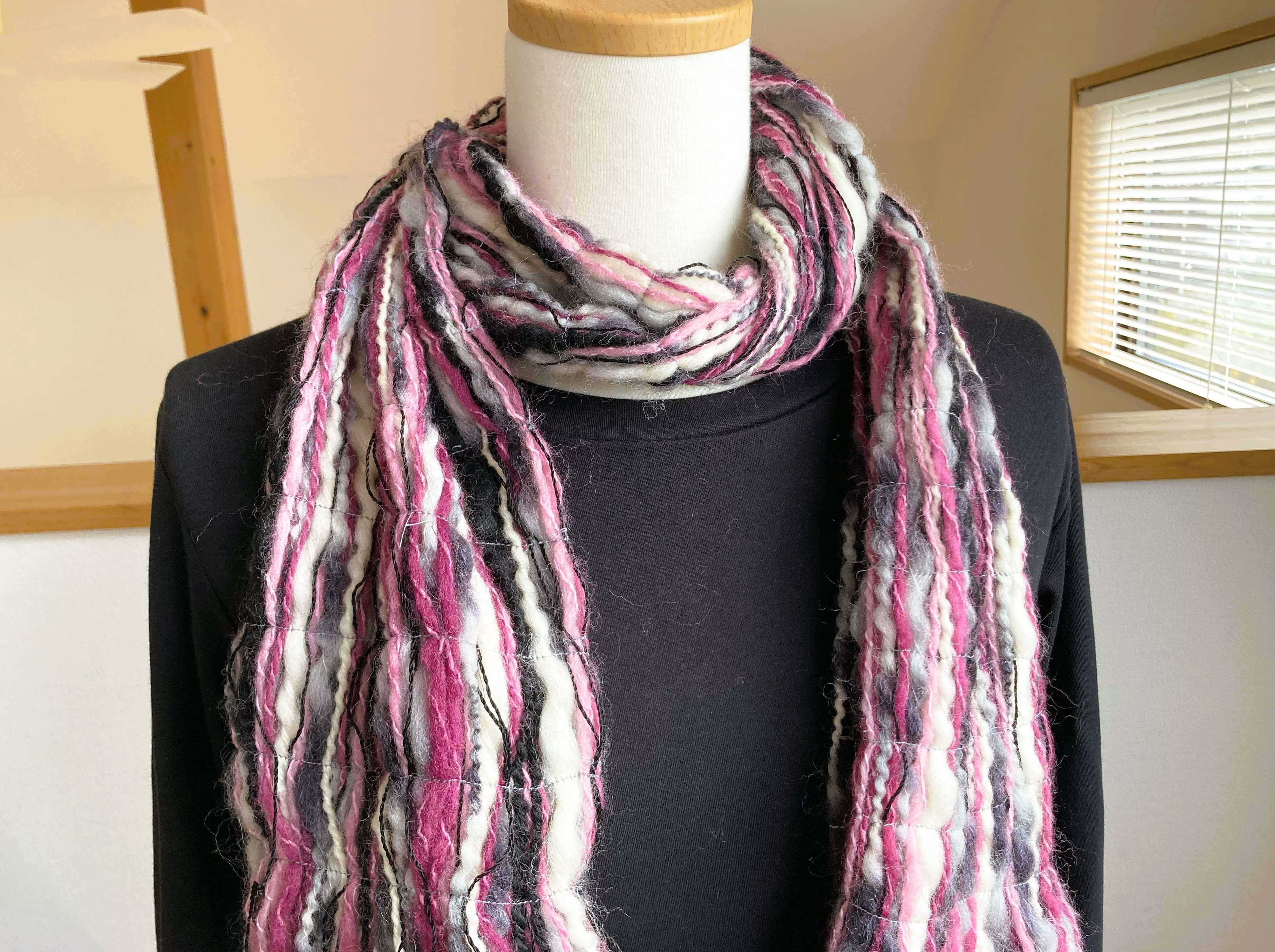 甘撚り毛糸の「織らない」ストール②