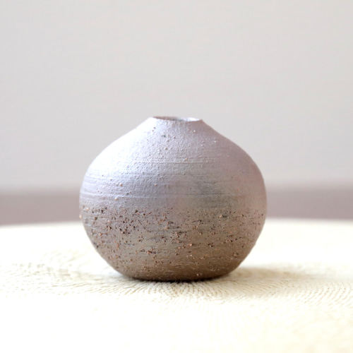薪窯焼成】赤陶土の焼締一輪挿し 一輪挿し・花瓶・花器 TSUCHI-HANAKI
