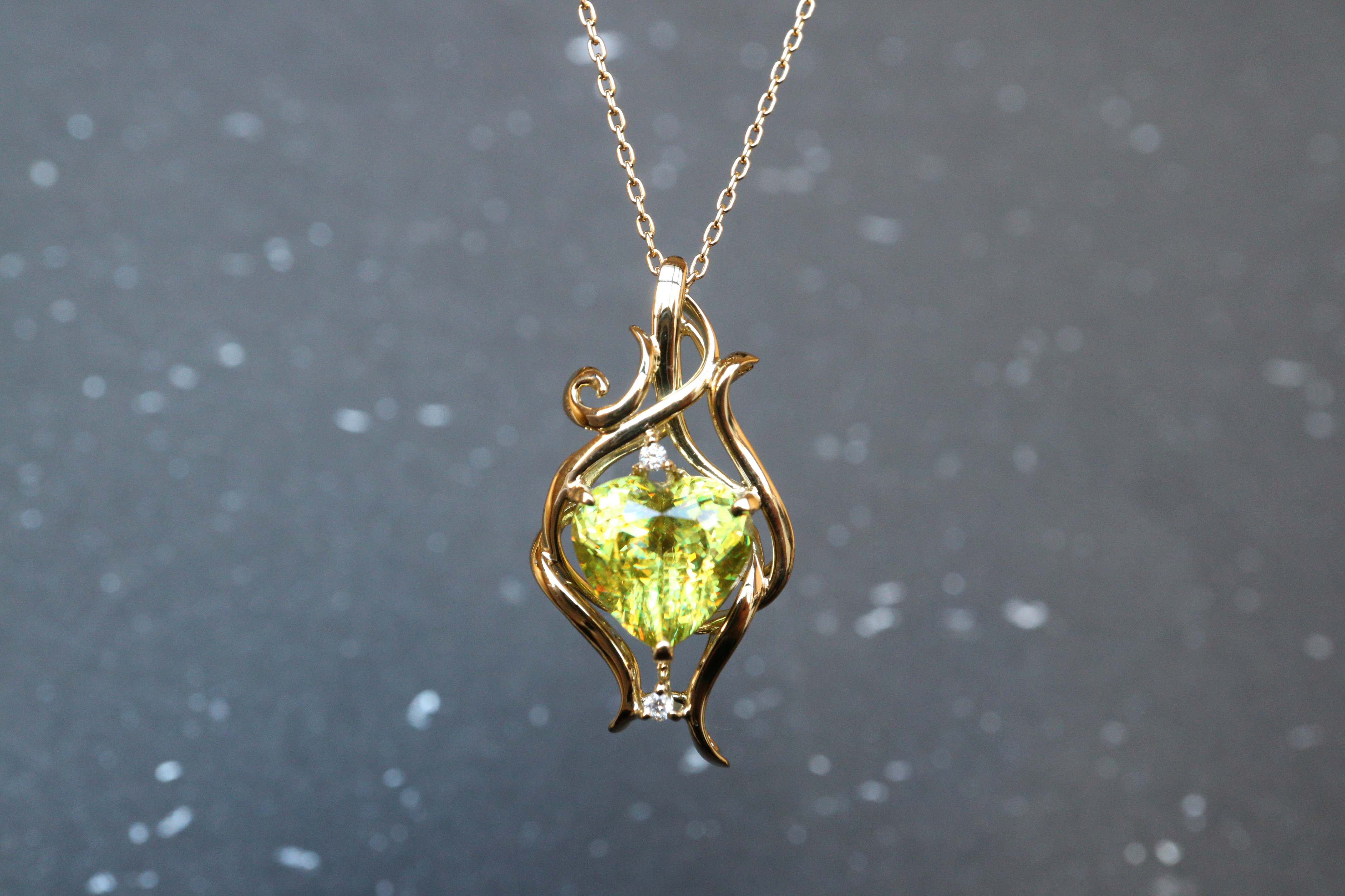 スフェーンクッションカット18KYGペンダントトップ スフェーンクッションカット18KYGペンダントトップ スフェーン