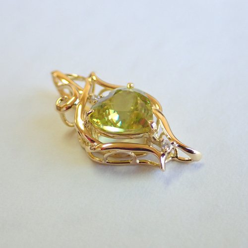 Sphene スフェーン ハートカット 2カラットアップ ペンダント