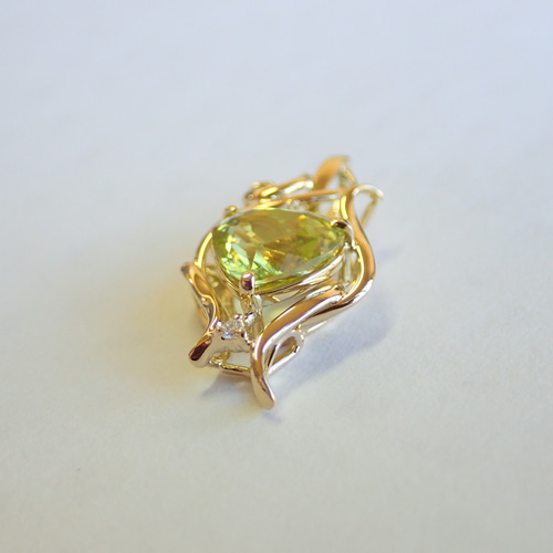 Sphene スフェーン ハートカット 2カラットアップ ペンダント