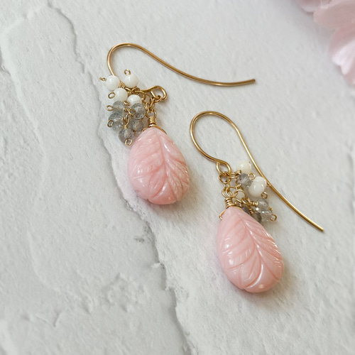 14kgf*春色ピンクオパールのカービングピアス／イヤリング