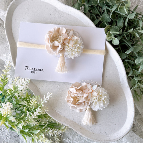 レジンフラワーとミニピオニーの髪飾り/ベビーヘアバンド ヘアクリップ