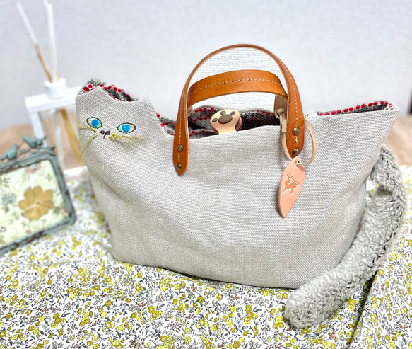 ツンデレ猫さん　お出かけトートバッグ　 1枚目の画像