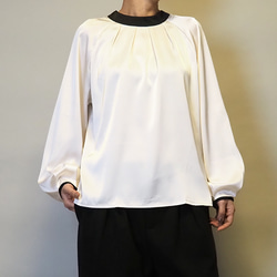 新作再販2025❤前後で結べる2wayリボン︎ バイカラーバルーンスリーブのボウタイブラウス25002AI 10枚目の画像