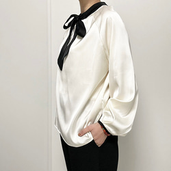 新作再販2025❤前後で結べる2wayリボン︎ バイカラーバルーンスリーブのボウタイブラウス25002AI 4枚目の画像