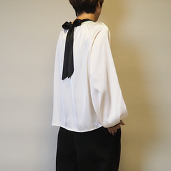 新作再販2025❤前後で結べる2wayリボン︎ バイカラーバルーンスリーブのボウタイブラウス25002AI 16枚目の画像