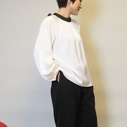 新作再販2025❤前後で結べる2wayリボン︎ バイカラーバルーンスリーブのボウタイブラウス25002AI 12枚目の画像