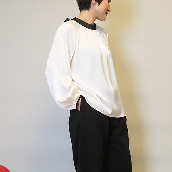 新作再販2025❤前後で結べる2wayリボン︎ バイカラーバルーンスリーブのボウタイブラウス25002AI 12枚目の画像