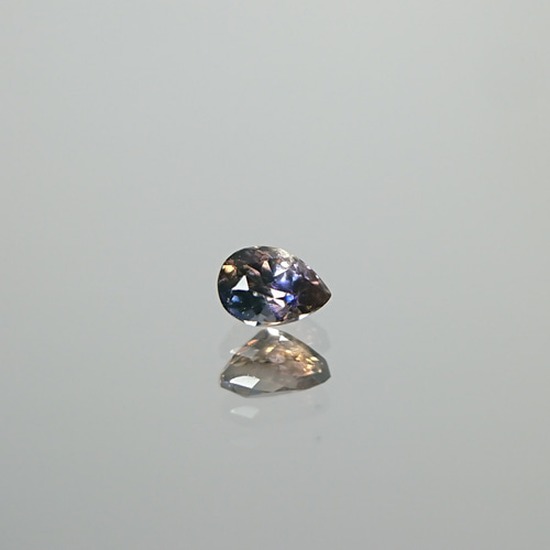 アキシナイト ブルーティントアキシナイト 0.12ct ☆2724 天然石 べる