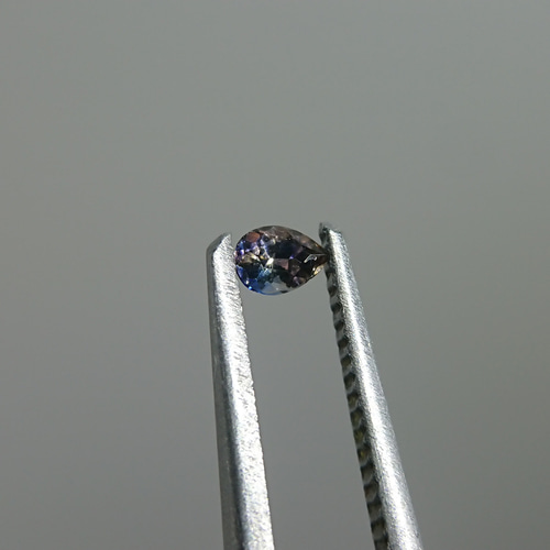 アキシナイト ブルーティントアキシナイト 0.12ct ☆2724 天然石 べる