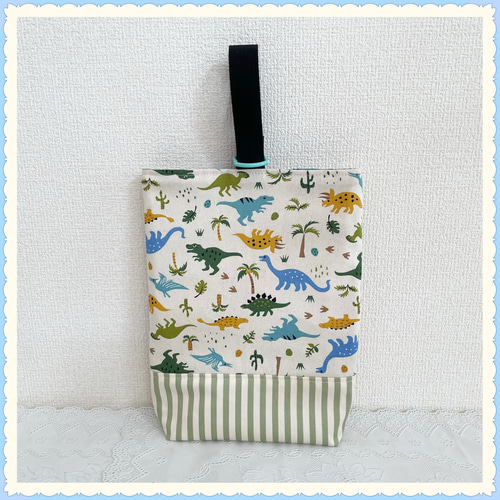 レッスンバッグ上履き入れ✖️2ナップサック　コップ袋　ランチョンマット✖️2恐竜刺繍 レッスンバッグ上履き入れ✖️2ナップサック コップ袋 ランチョン