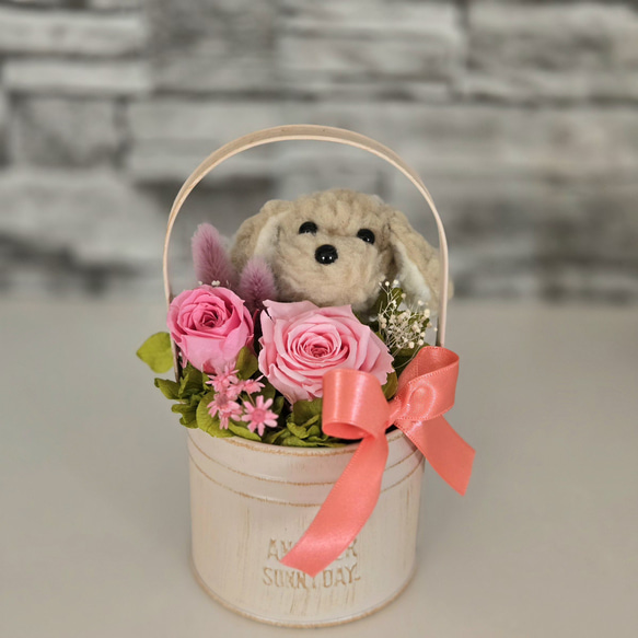 ★送料無料！花と犬【プリザーブドフラワー100%】花 犬 ペット 誕生日 犬好き 母の日 誕生日 フラワーアレンジメント 3枚目の画像
