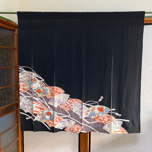 着物リメイク暖簾ーのれん、花柄、鳳凰、横〜121–丈〜119,1点物 着物リメイク暖簾ーのれん、花柄、鳳凰、横〜121–丈〜119,1点物