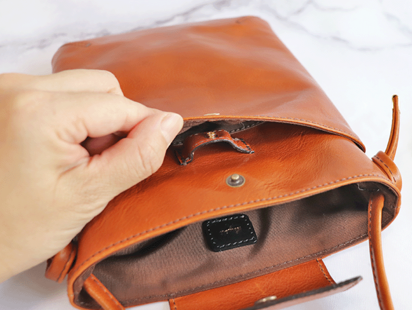 本革 ポシェット Mサイズ(キャメル／オイルレザー)