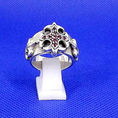 送料無料！アイアンクロスとルビー石のシルバー９２５製のリング（指輪）！