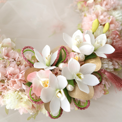 ホワイトローズの豪華特大スウィートリース♪ 特大36cm＊桜と洋蘭の三日月リース＊満開の桜に蘭のムーン