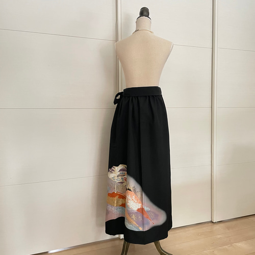 卓矢エンジェル 黒留袖 着物 ロングスカート 羽織り アレンジ可能 着物リメイク 留袖 紋付 大判 桐 ショート丈羽織 ロングスカート