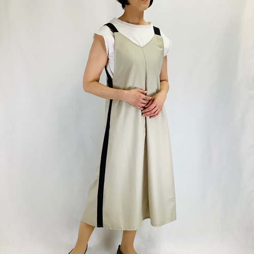 №C8218【2025年 春・夏 新作】Vネック配色ジャンパースカート №C8218【2025年 春・夏 新作】Vネック配色ジャンパースカート