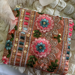 キラキラ⭐️　あんぱん＆インド刺繍リボンポーチ キラキラ⭐️ あんぱん＆インド刺繍リボンポーチ キラキラ⭐️様