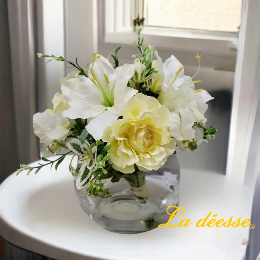 淡いイエローが優しく華やぐ、晴れやかなウォーターアレンジ♪Creema限定