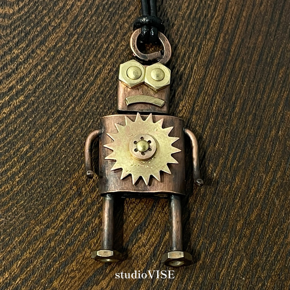 021-Rebot [リボット]ペンダント✴︎ゼンマイ時計などのパーツから生まれた一点もの studioVISE 2枚目の画像