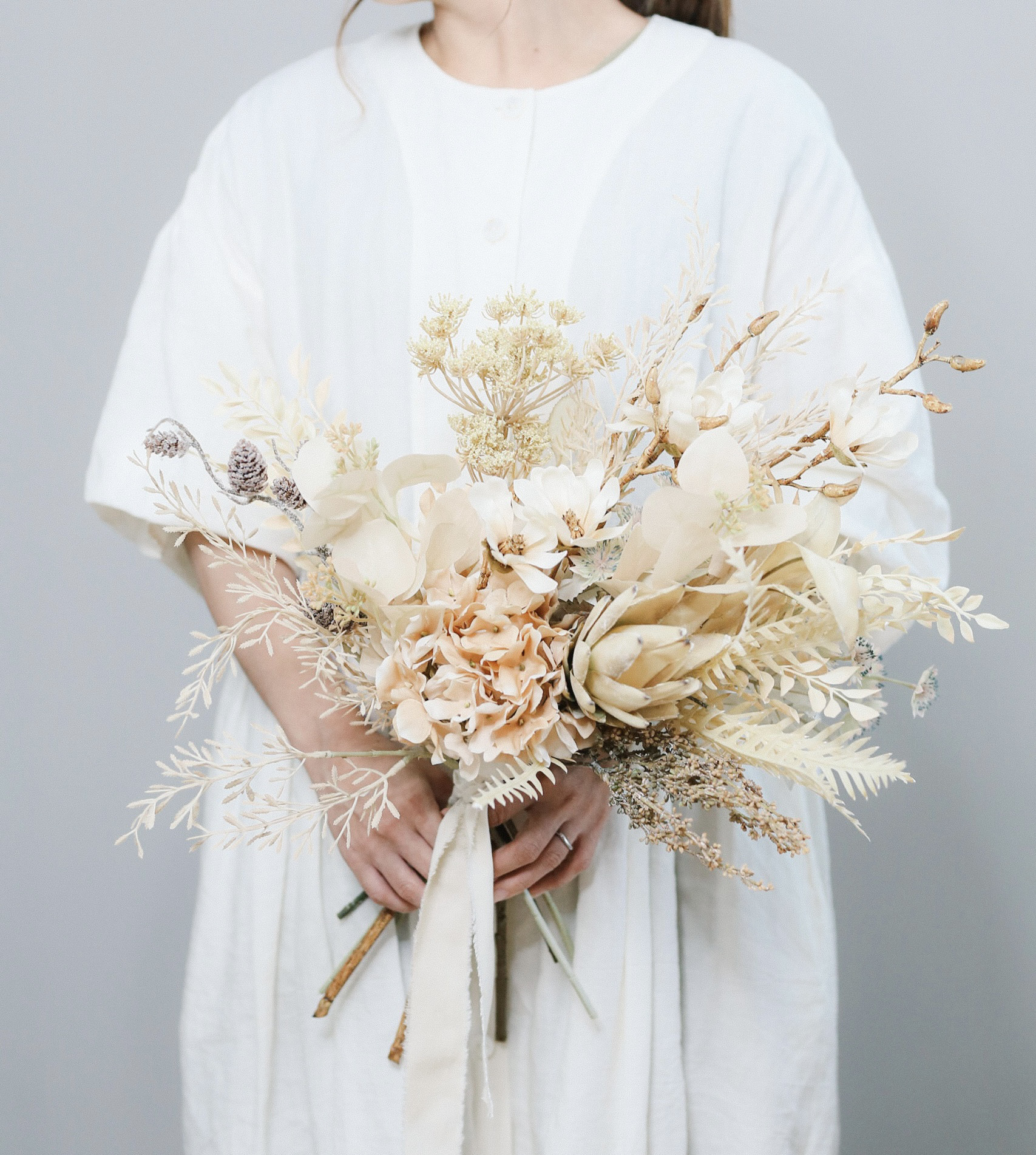 即納可能✳︎アーティフィシャルフラワーブーケ（ホワイト×ベージュ）