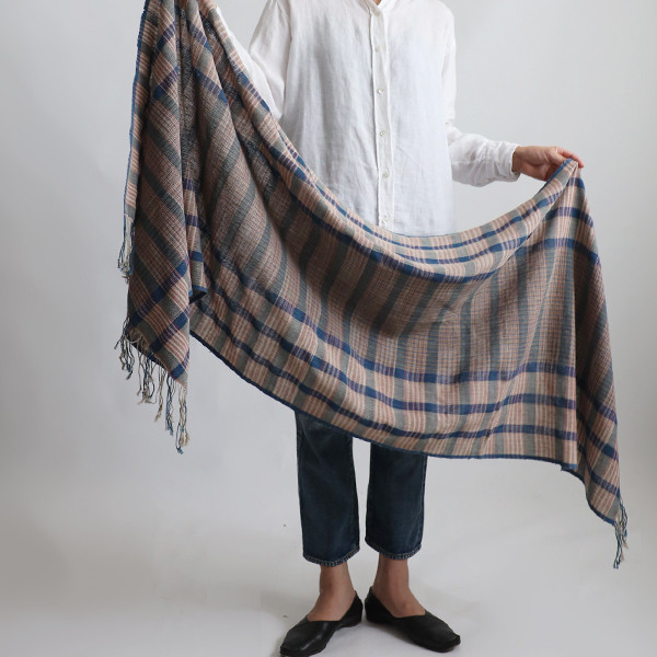 藍染　khadi cotton 大判ストール　手紡ぎ手織り　綿100% メッシュ 藍染 khadi cotton 大判ストール 手紡ぎ手織り 綿100% メッシュ