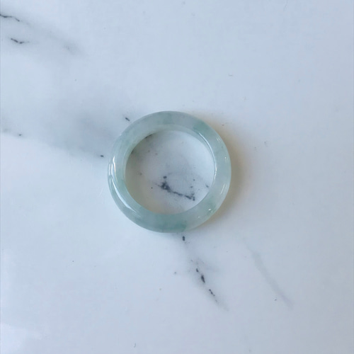 i*u様 ミャンマー産天然本翡翠 くりぬきリング 11号 R50-076］ ジェイド JADE ヒスイ 本翡翠 くりぬき リング 天然石 一点