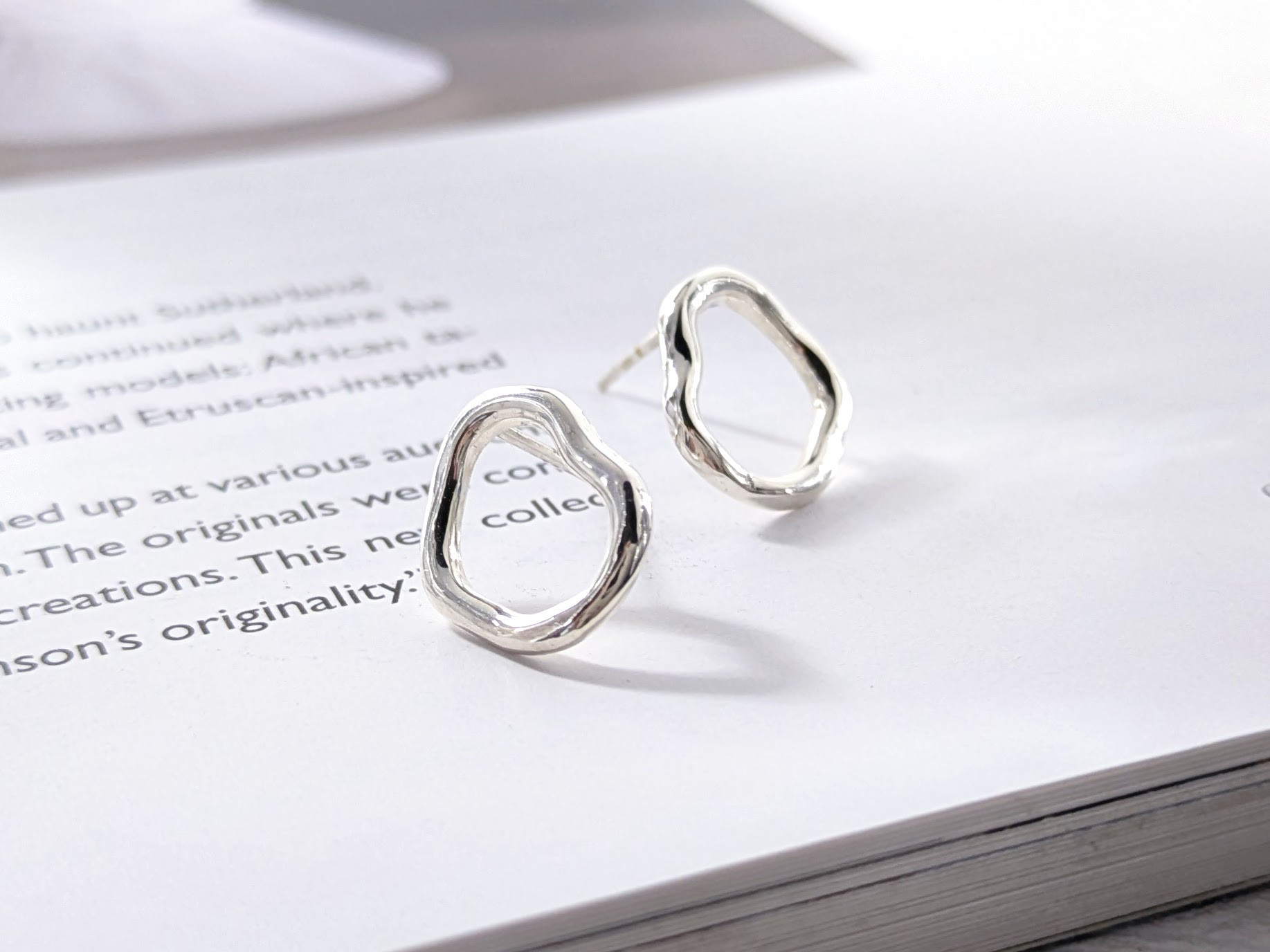 SILVER925　ウェーブフープピアス