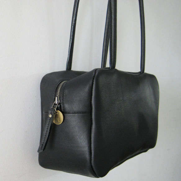 スモールボストン　ブラック　本革製　ボストンバッグ 4枚目の画像