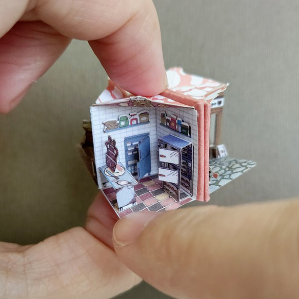 【完成品】1/12スケール（Kumako Bakery）本革の表紙、箔押し箱付き 6枚目の画像