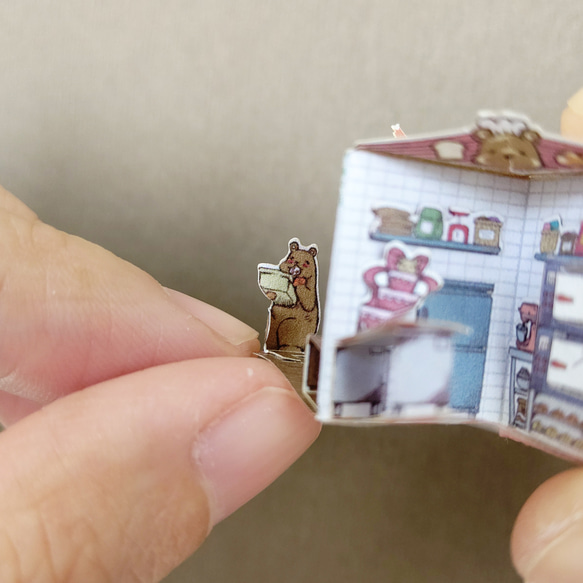 【完成品】1/12スケール（Kumako Bakery）本革の表紙、箔押し箱付き 5枚目の画像
