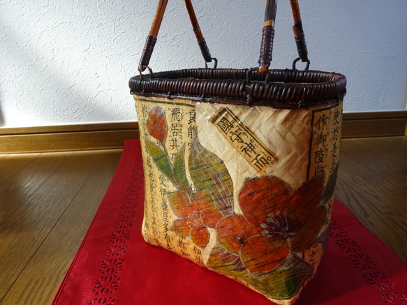 一閑張りバック 花柄 橙色 古文書 艶々仕上げ かごバッグ ミモザ子
