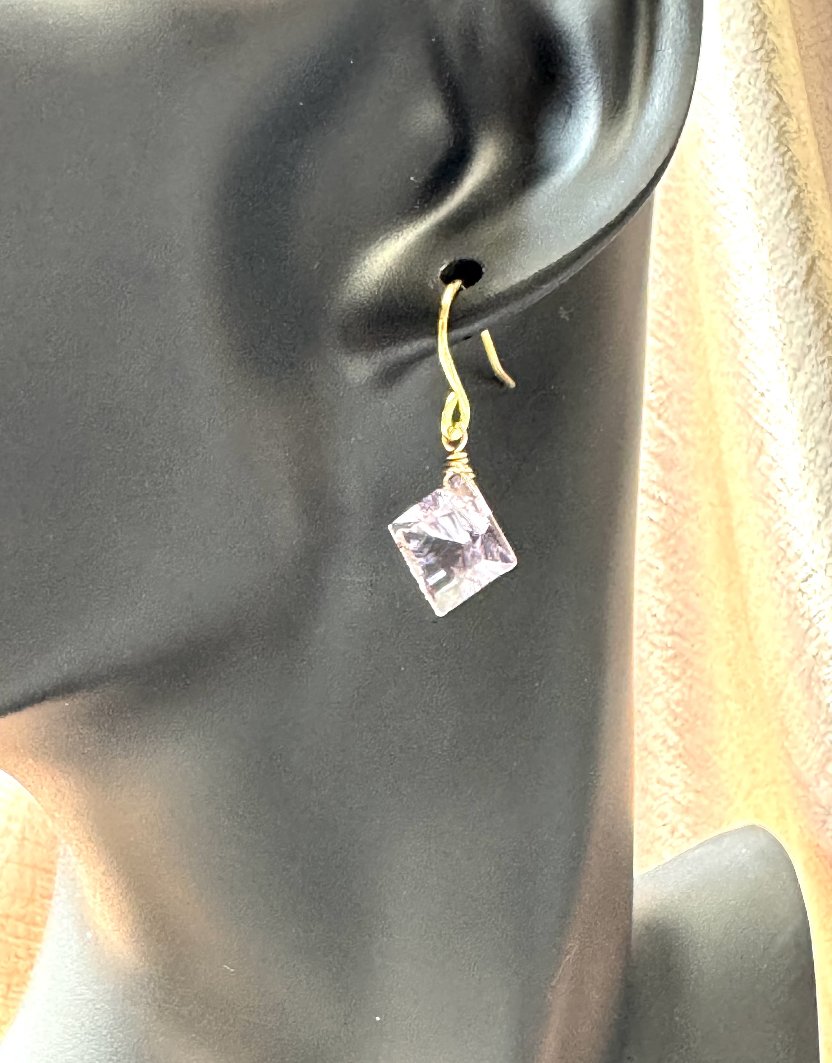 ピンクアメジストの一粒ピアス