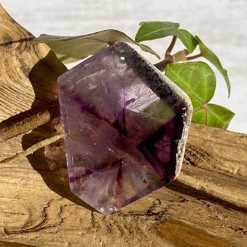 トラピチェアメジスト Big 穴あき ルース 02 天然石 天然色 天然石