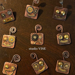007-Rebot [リボット]ピンバッチ✴︎ゼンマイ時計などのパーツから生まれた一点もの studioVISE 4枚目の画像